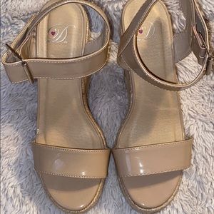 Nude wedges